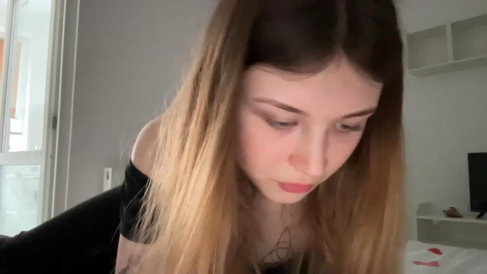 Gallery image thumbnail from Coconut_dream's myfreecams stream on, 05/27/2023, 09:16 image 12 of 20