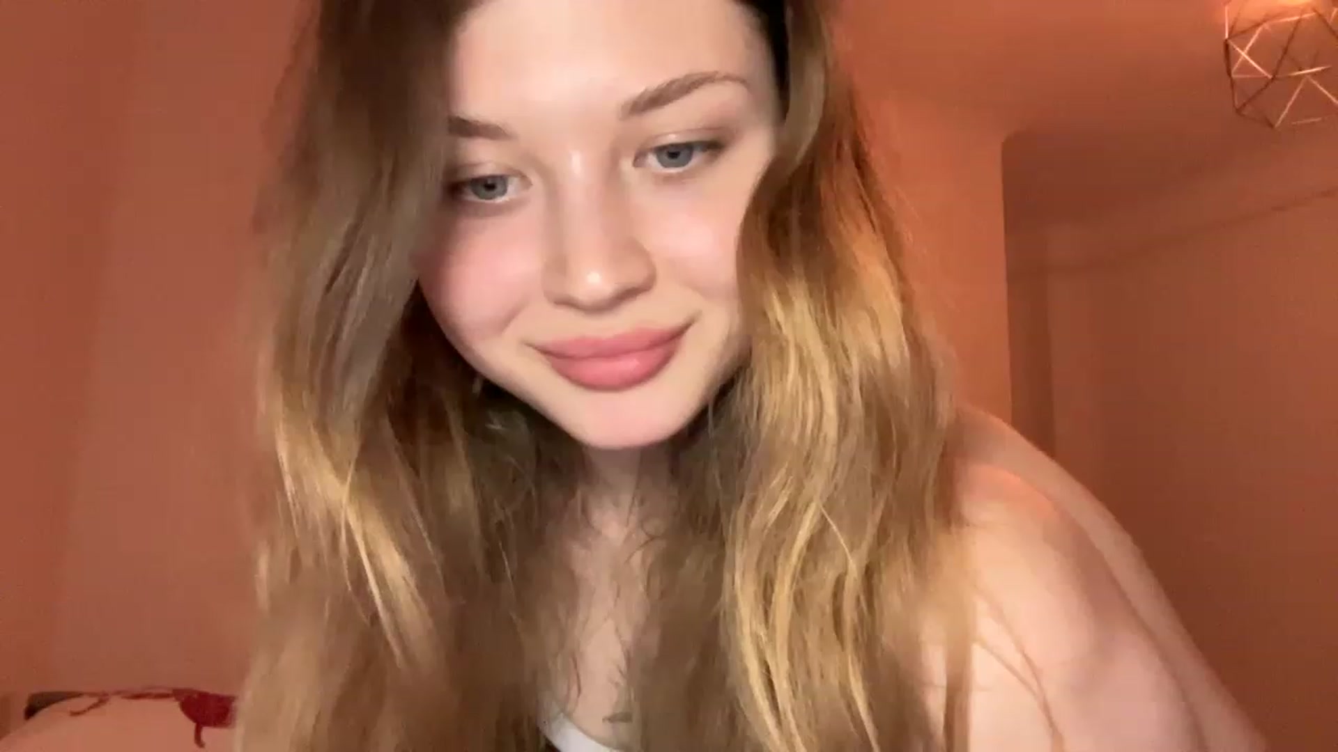 Gallery image thumbnail from Coconut_dream's myfreecams stream on, 05/27/2023, 18:11 image 11 of 20