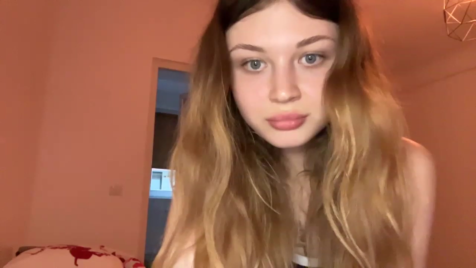 Gallery image thumbnail from Coconut_dream's myfreecams stream on, 05/27/2023, 18:11 image 8 of 20