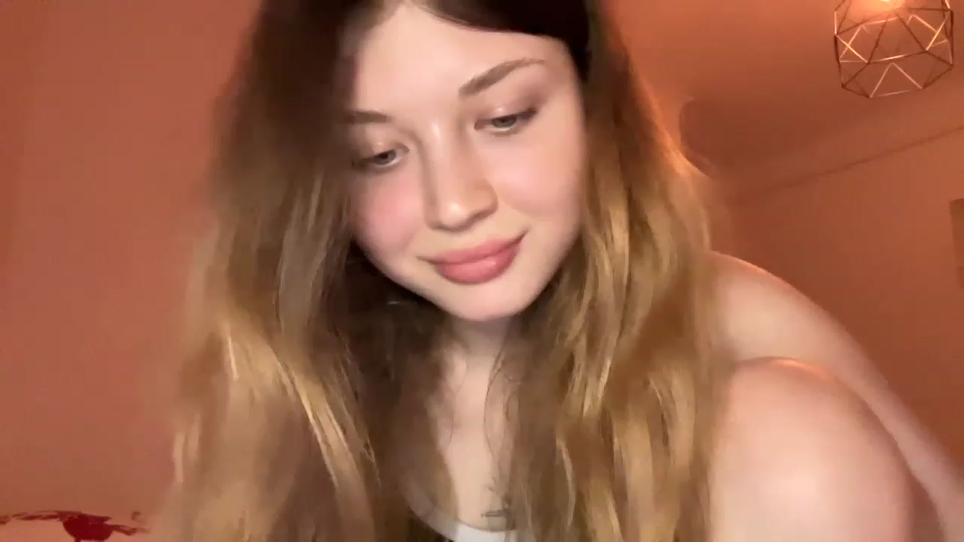 Gallery image thumbnail from Coconut_dream's myfreecams stream on, 05/27/2023, 18:11 image 18 of 20