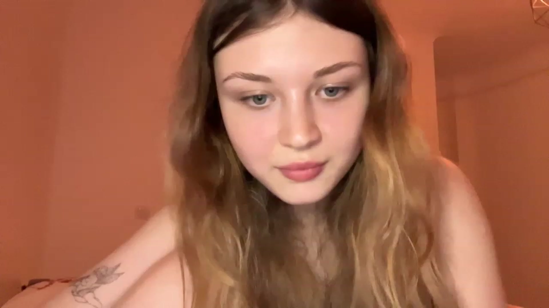 Gallery image thumbnail from Coconut_dream's myfreecams stream on, 05/27/2023, 19:19 image 7 of 20