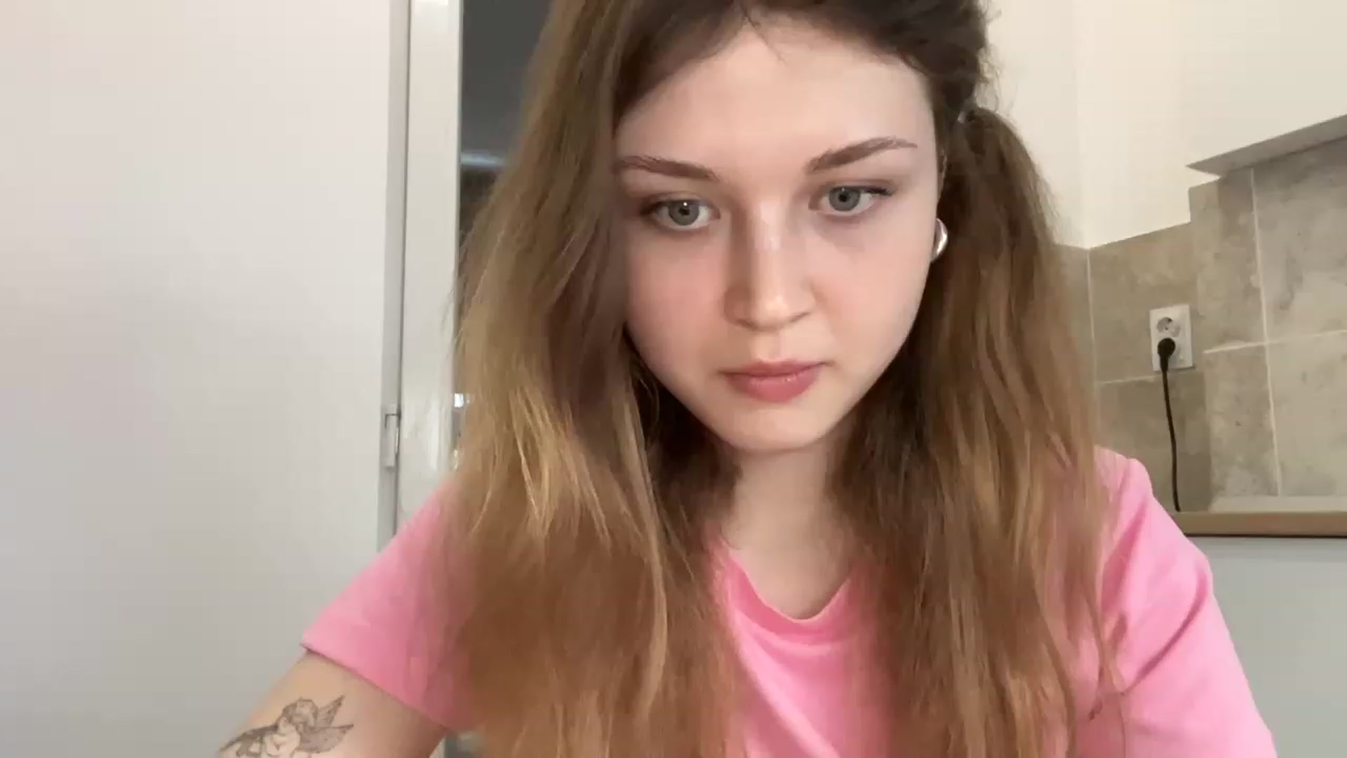 Gallery image thumbnail from Coconut_dream's myfreecams stream on, 05/28/2023, 15:49 image 3 of 20