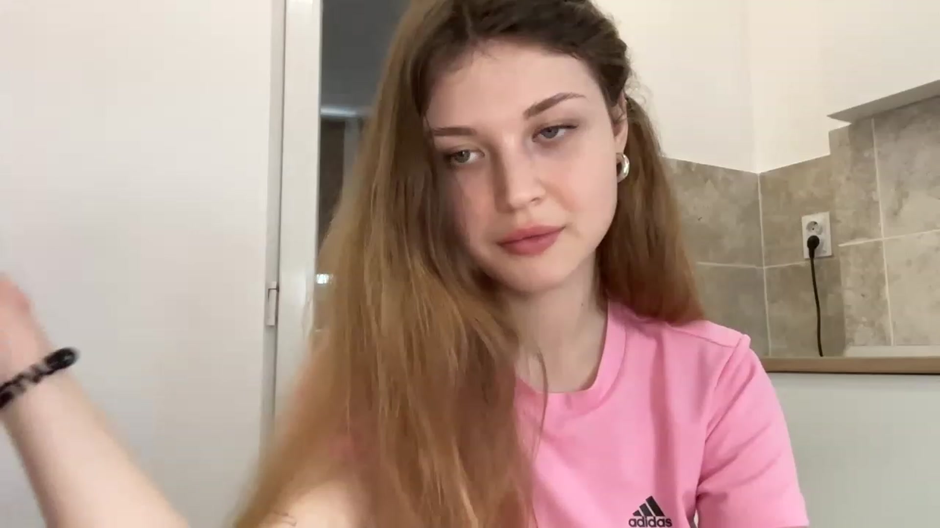 Gallery image thumbnail from Coconut_dream's myfreecams stream on, 05/28/2023, 15:49 image 16 of 20