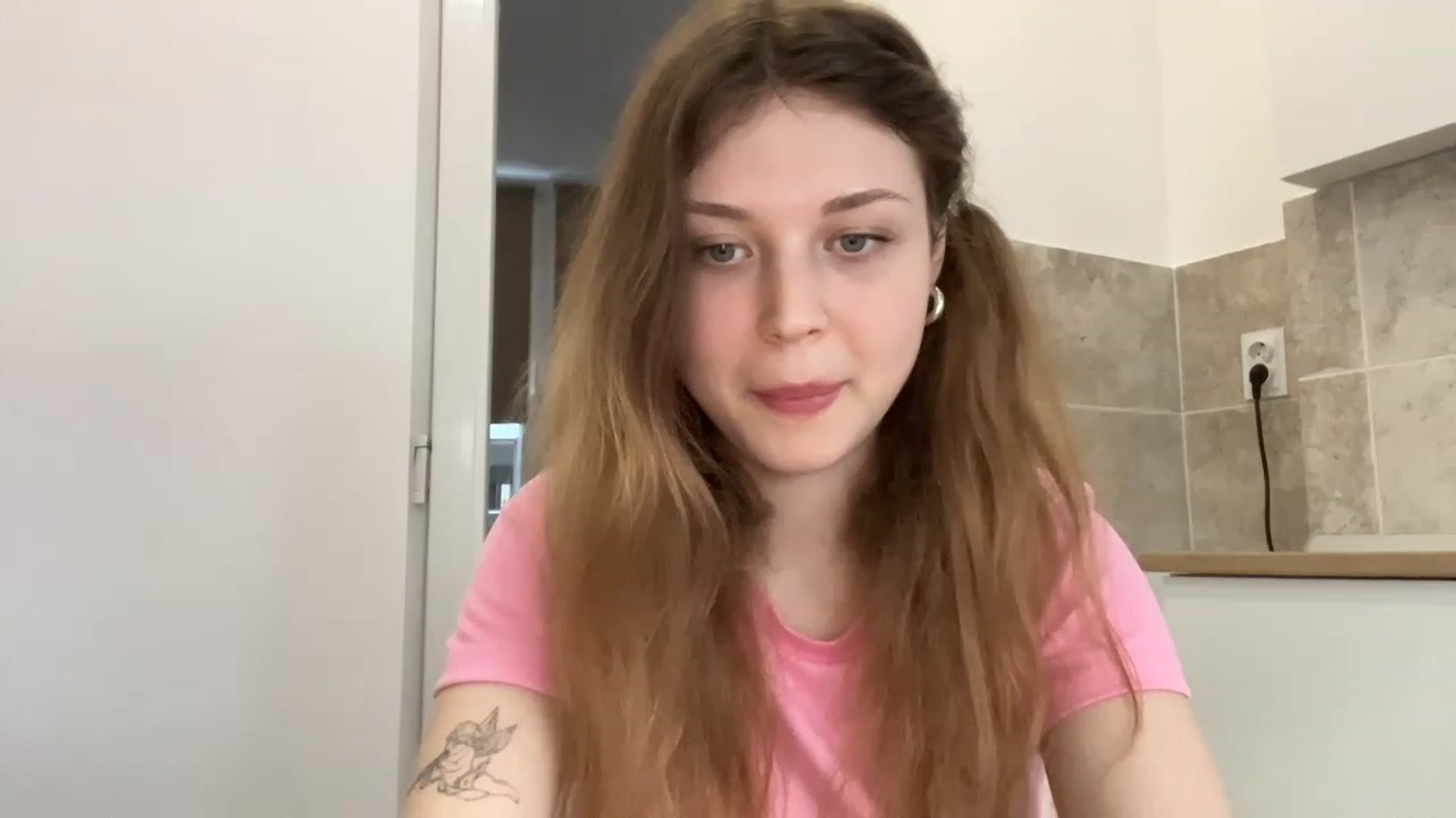 Gallery image thumbnail from Coconut_dream's myfreecams stream on, 05/28/2023, 15:49 image 9 of 20