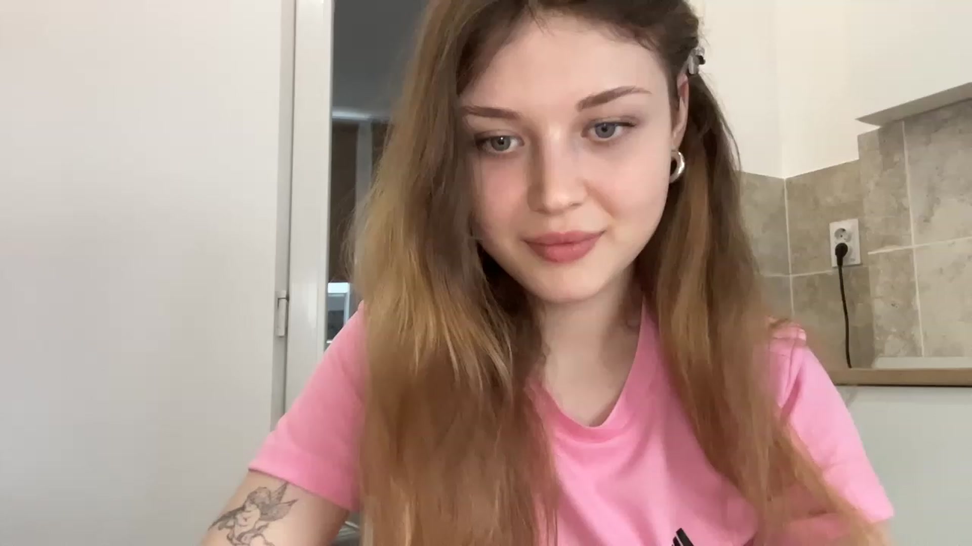 Gallery image thumbnail from Coconut_dream's myfreecams stream on, 05/28/2023, 15:49 image 20 of 20
