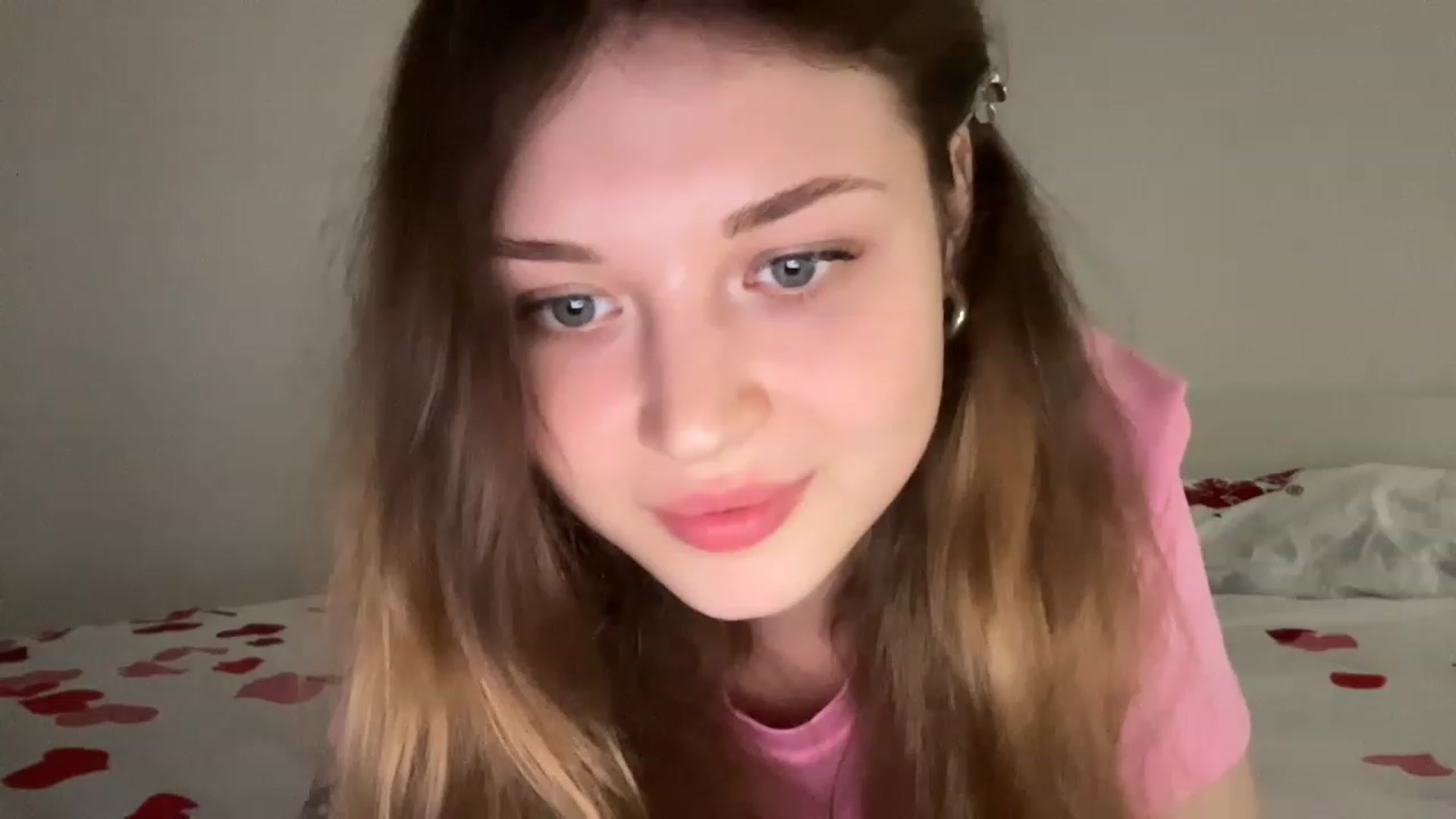 Gallery image thumbnail from Coconut_dream's myfreecams stream on, 05/28/2023, 17:01 image 10 of 20