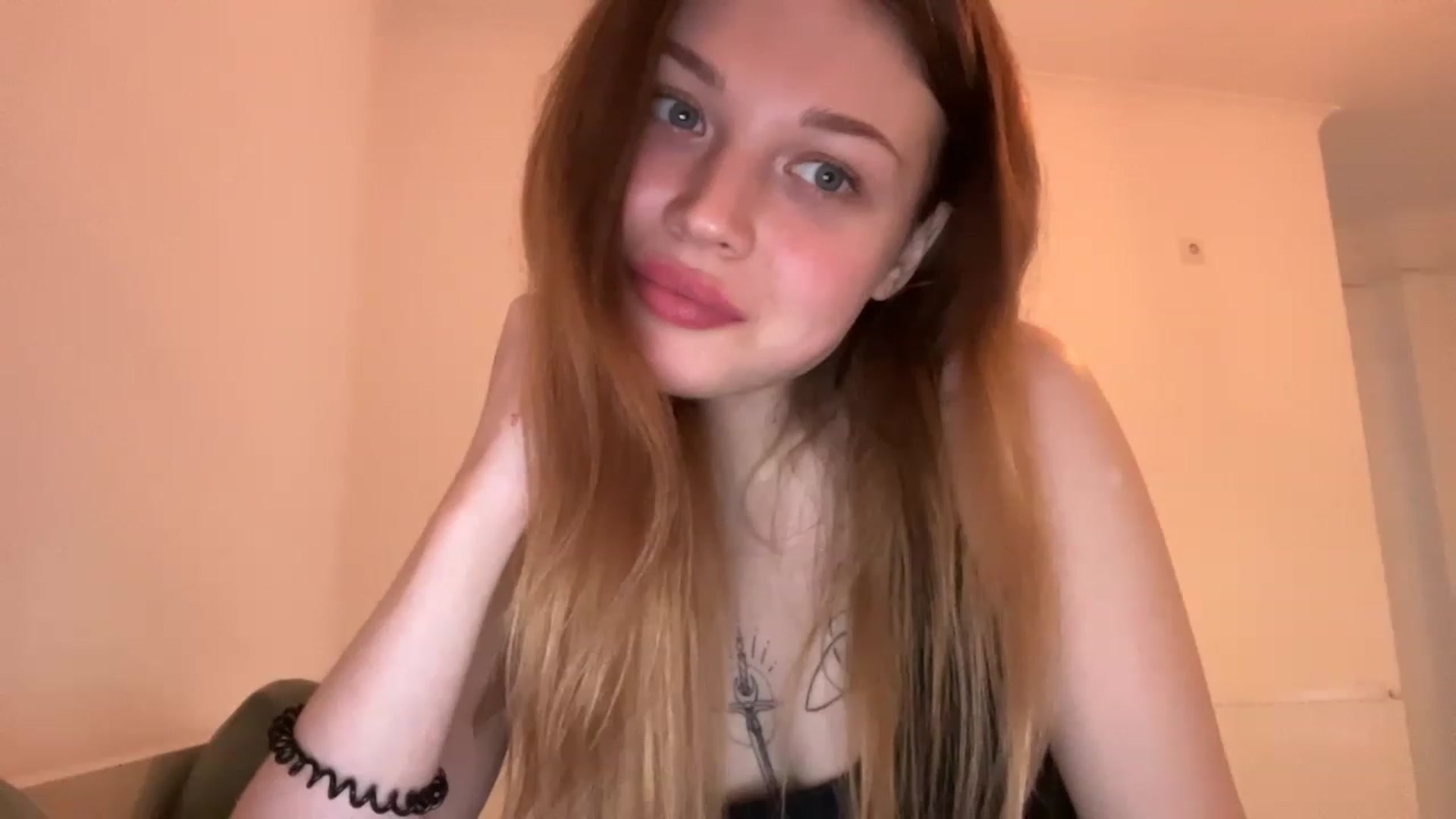 Gallery image thumbnail from Coconut_dream's myfreecams stream on, 05/31/2023, 15:30 image 4 of 20