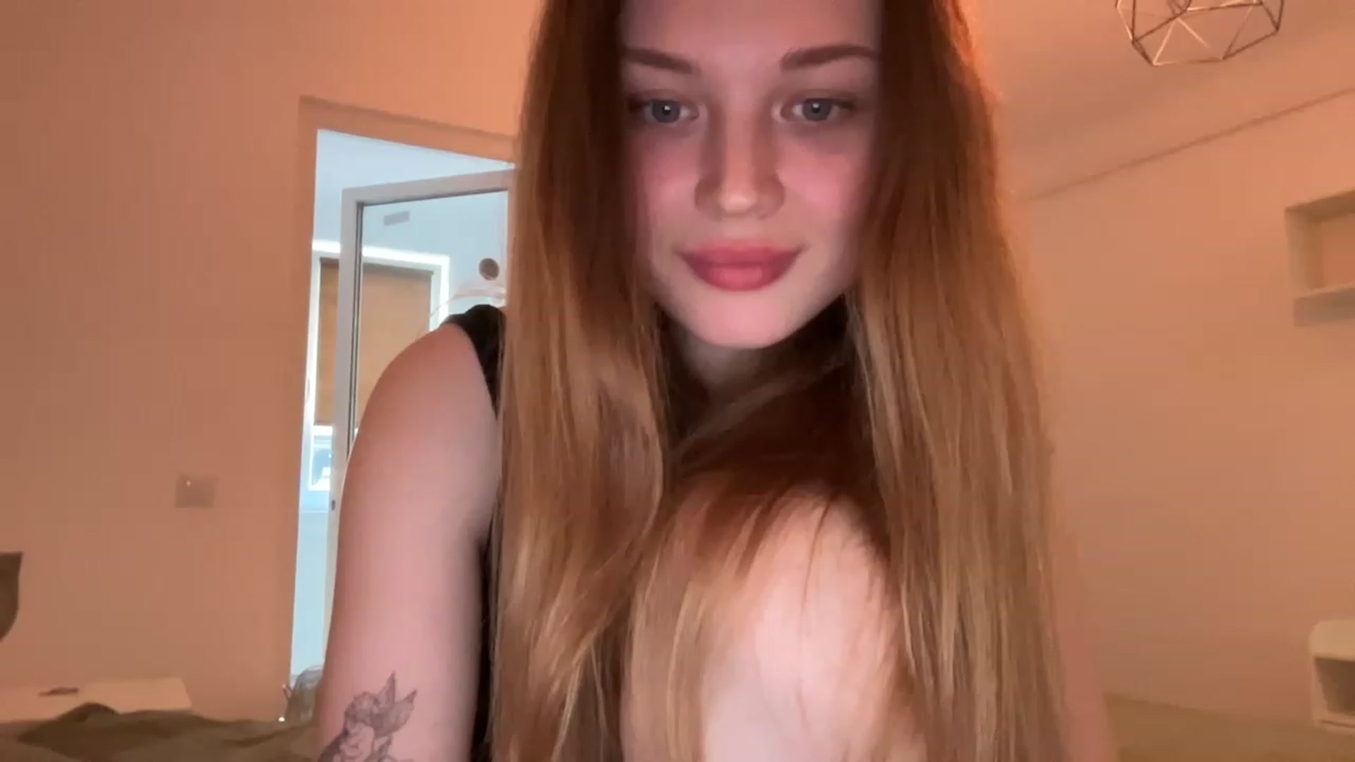 Gallery image thumbnail from Coconut_dream's myfreecams stream on, 05/31/2023, 15:30 image 17 of 20