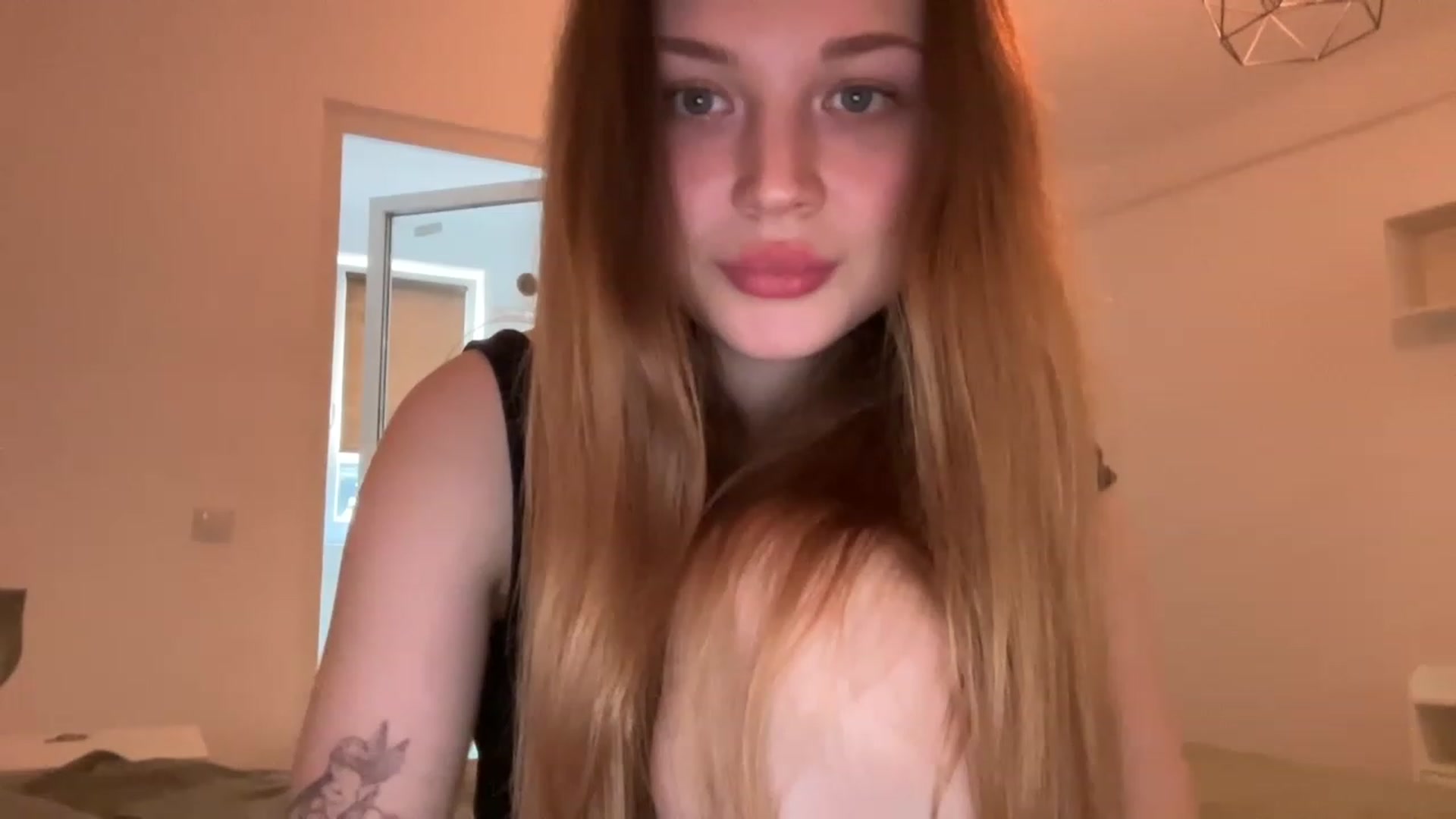 Gallery image thumbnail from Coconut_dream's myfreecams stream on, 05/31/2023, 15:30 image 18 of 20