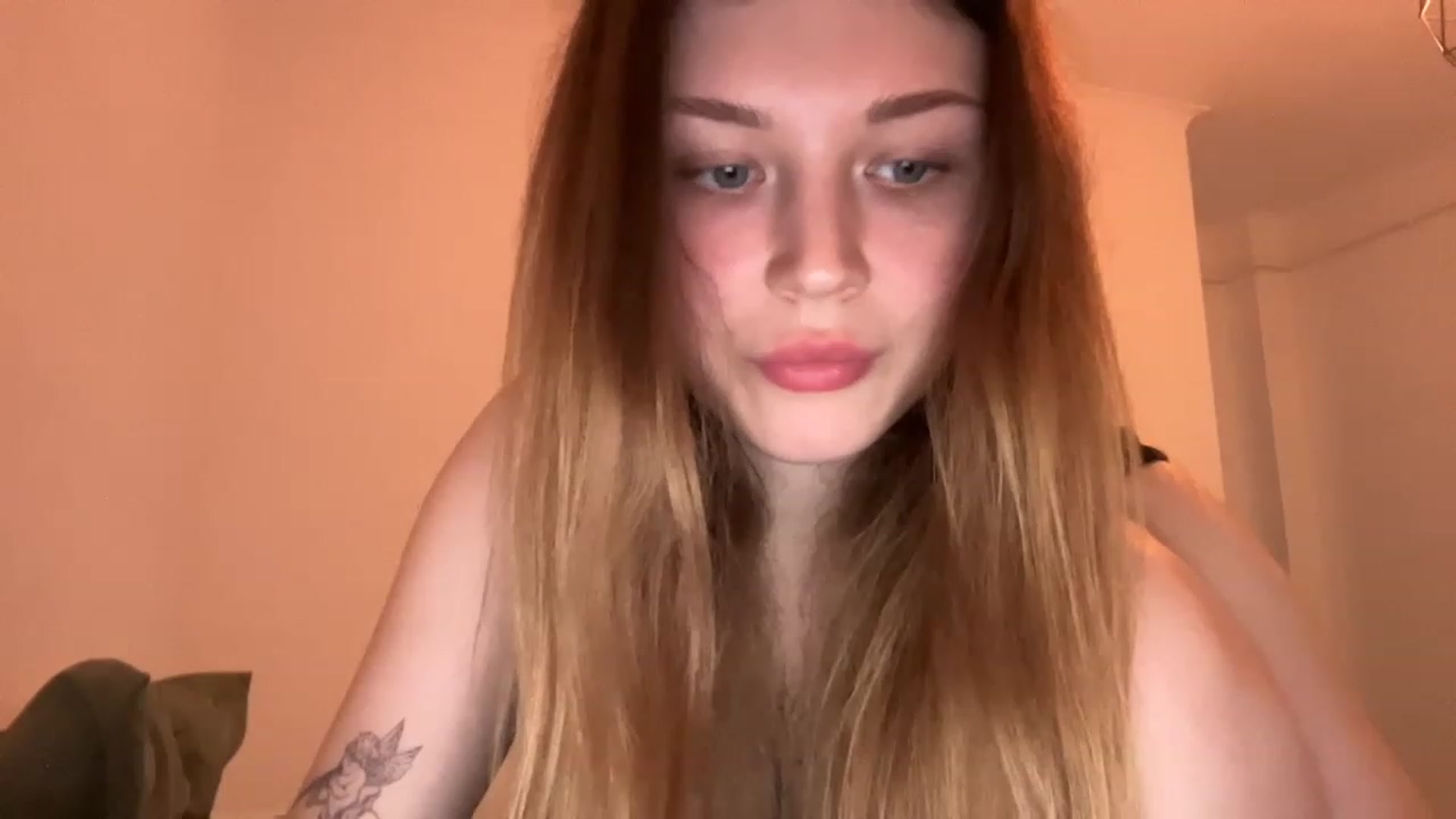 Gallery image thumbnail from Coconut_dream's myfreecams stream on, 05/31/2023, 16:24 image 6 of 20