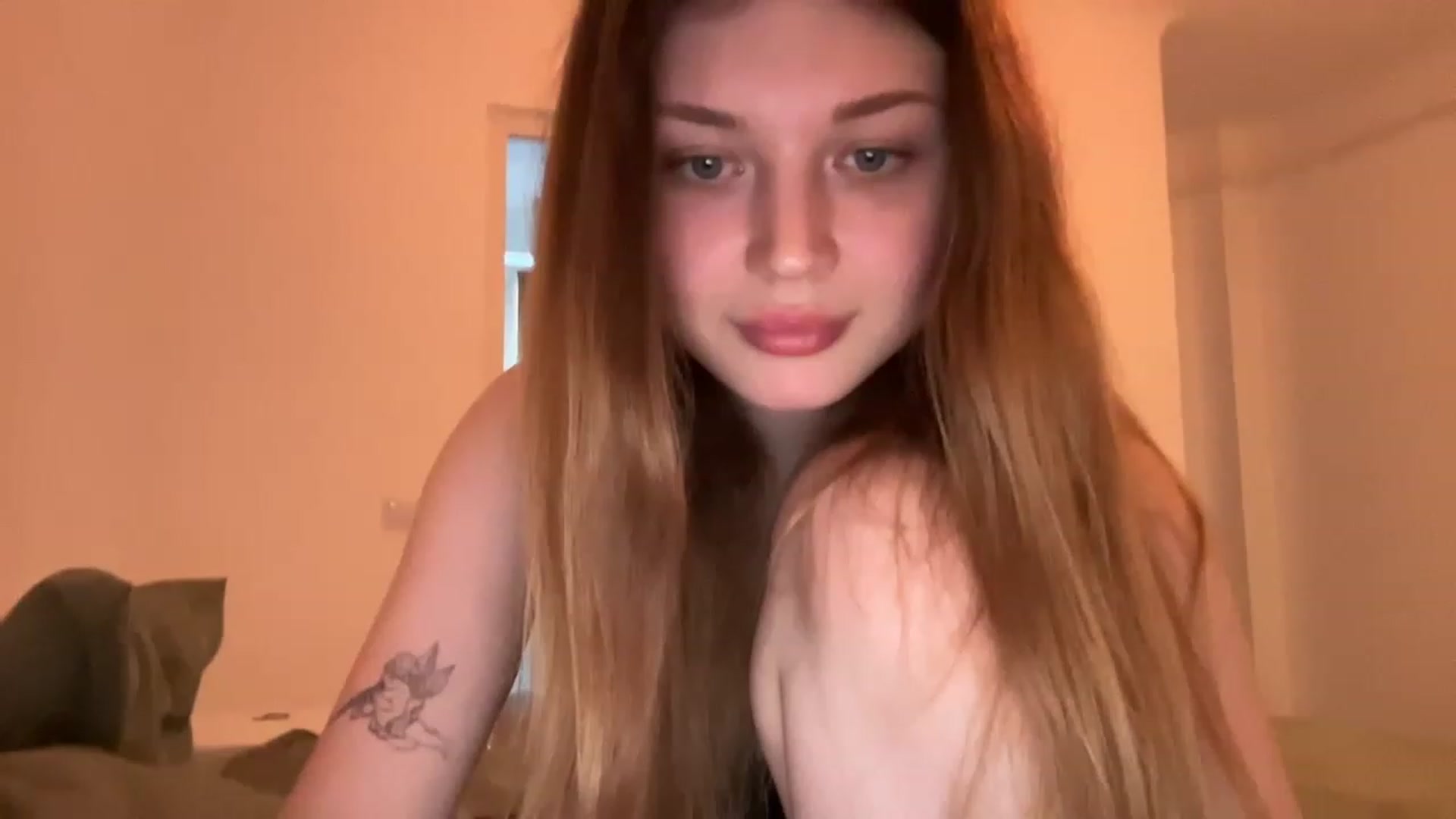 Gallery image thumbnail from Coconut_dream's myfreecams stream on, 05/31/2023, 16:24 image 12 of 20