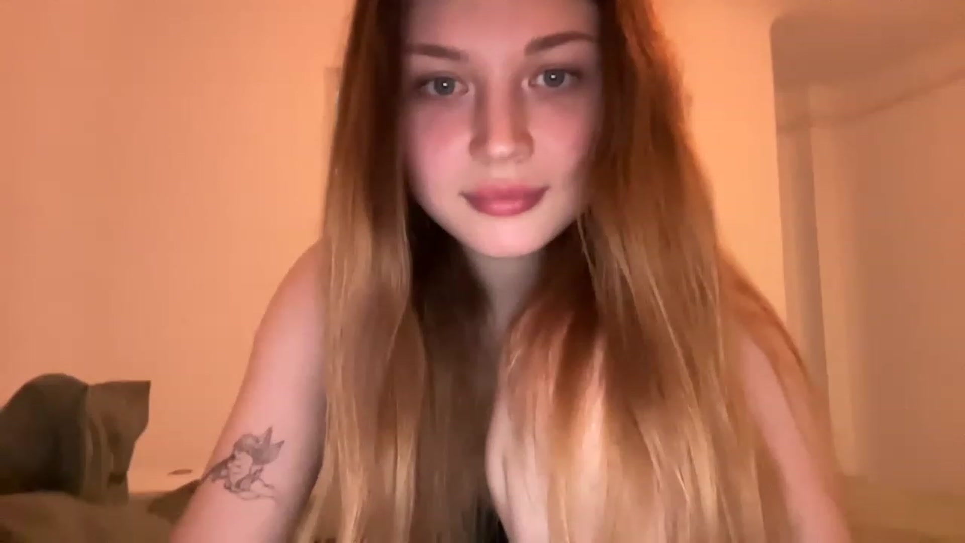 Gallery image thumbnail from Coconut_dream's myfreecams stream on, 05/31/2023, 16:24 image 11 of 20
