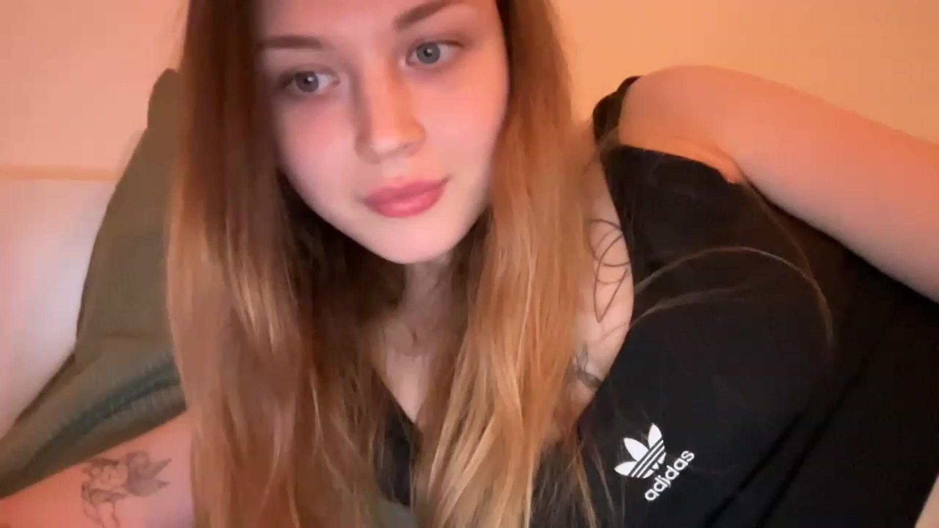 Gallery image thumbnail from Coconut_dream's myfreecams stream on, 05/31/2023, 18:59 image 3 of 20