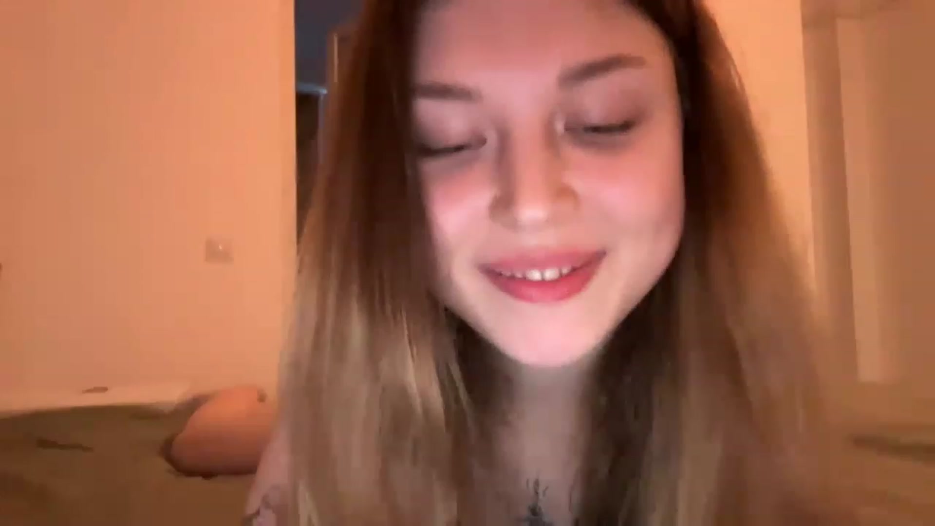 Gallery image thumbnail from Coconut_dream's myfreecams stream on, 05/31/2023, 18:59 image 8 of 20