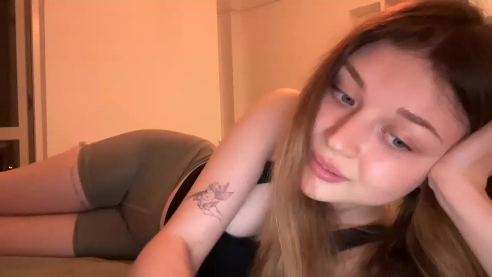 Gallery image thumbnail from Coconut_dream's myfreecams stream on, 05/31/2023, 18:59 image 16 of 20