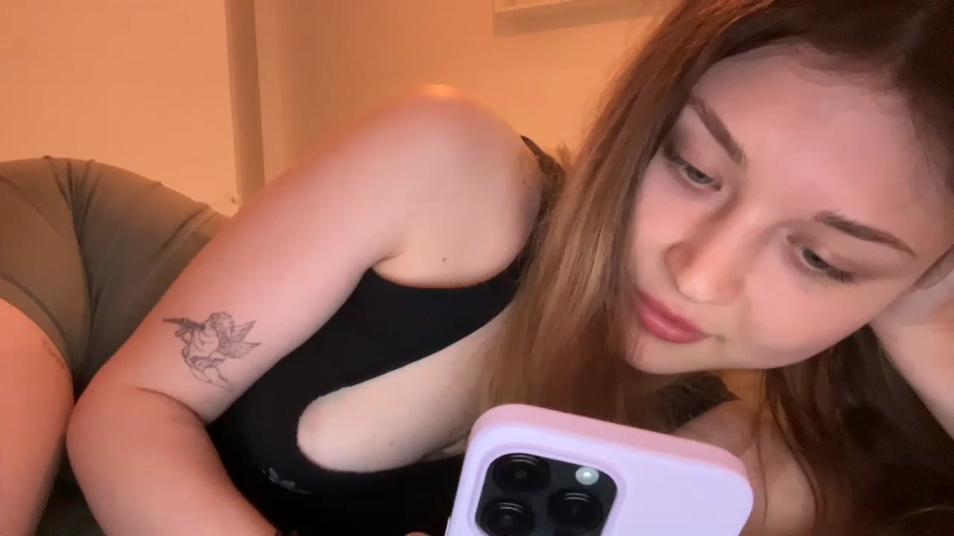 Gallery image thumbnail from Coconut_dream's myfreecams stream on, 05/31/2023, 18:59 image 17 of 20