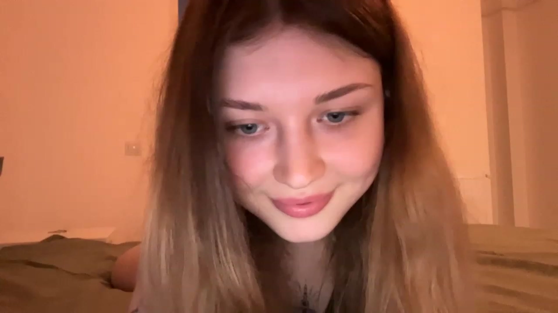 Gallery image thumbnail from Coconut_dream's myfreecams stream on, 05/31/2023, 18:59 image 7 of 20