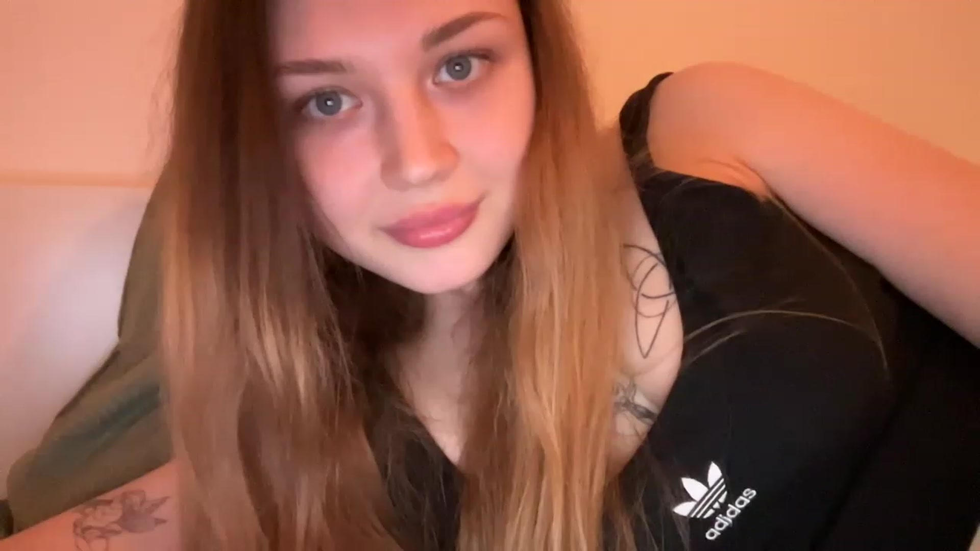 Gallery image thumbnail from Coconut_dream's myfreecams stream on, 05/31/2023, 18:59 image 4 of 20