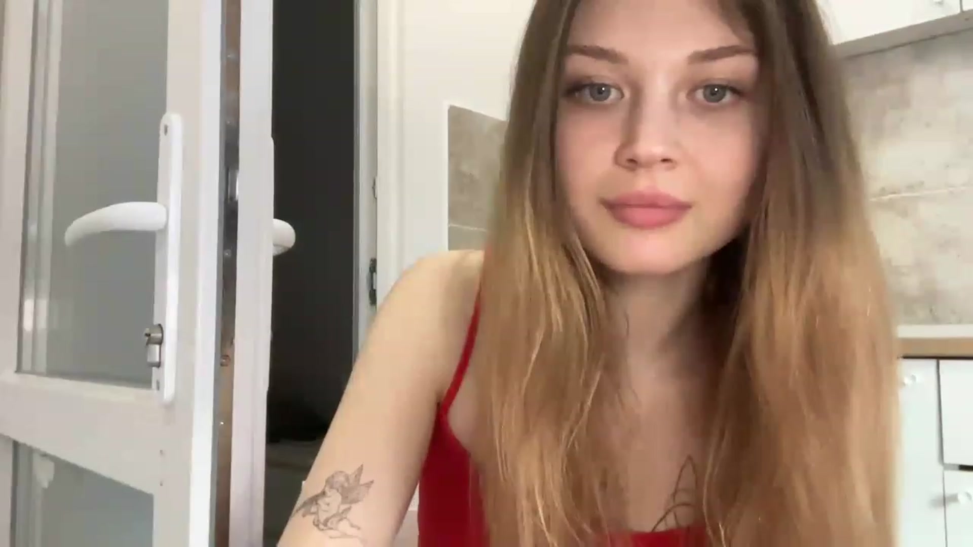 Gallery image thumbnail from Coconut_dream's myfreecams stream on, 06/01/2023, 15:36 image 16 of 20