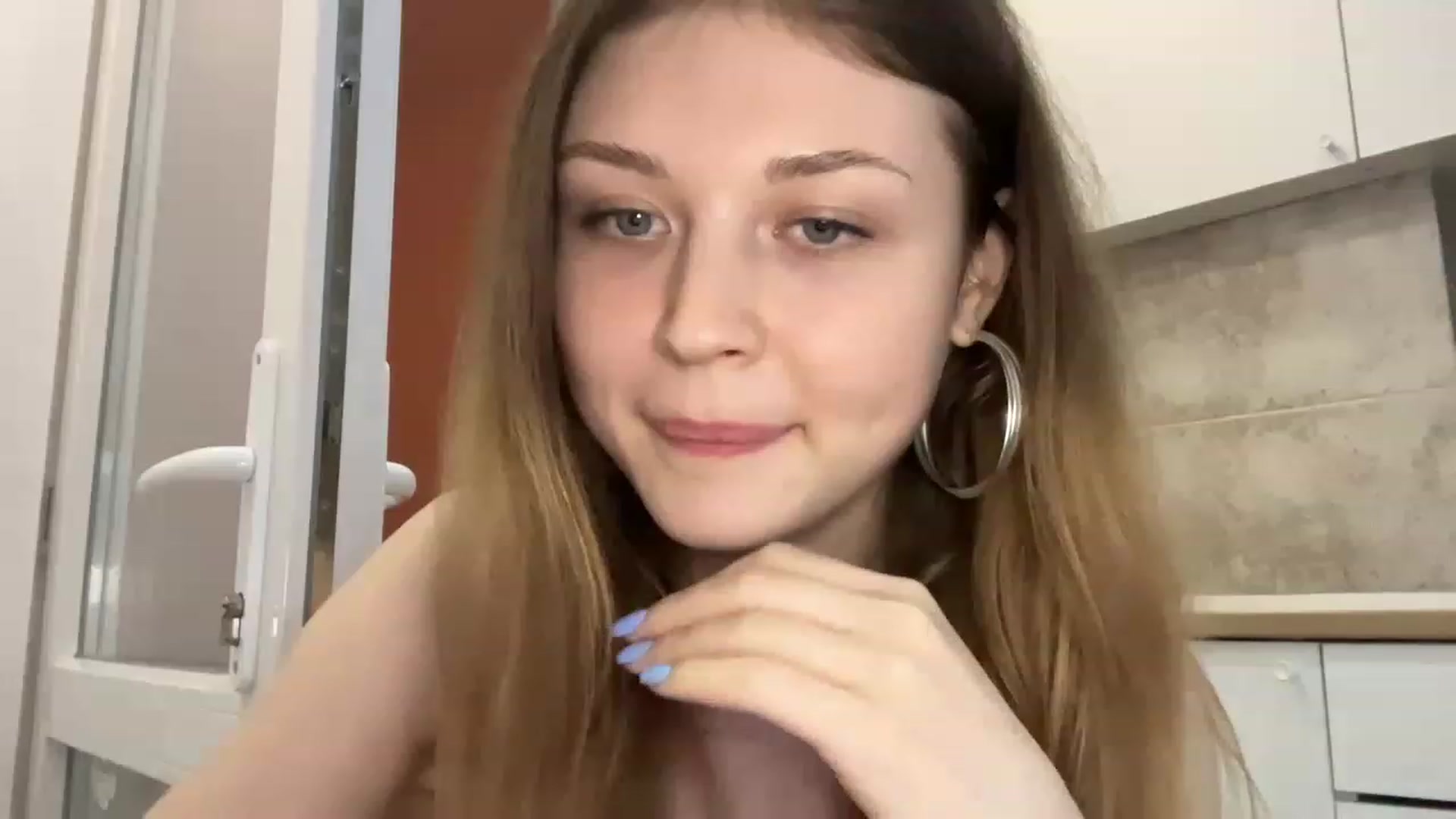 Gallery image thumbnail from Coconut_dream's myfreecams stream on, 06/01/2023, 17:56 image 2 of 20