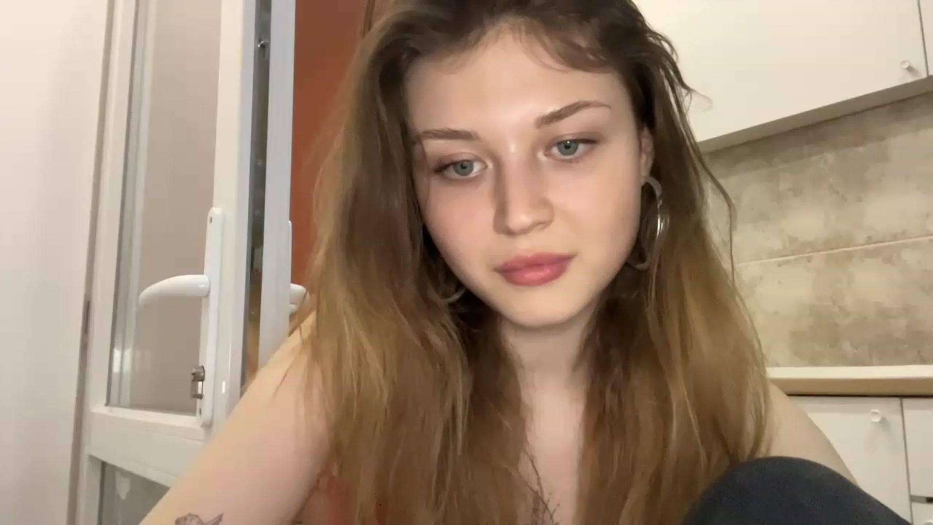 Gallery image thumbnail from Coconut_dream's myfreecams stream on, 06/01/2023, 19:14 image 6 of 20