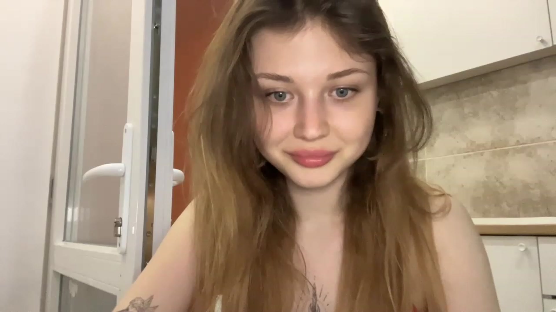 Gallery image thumbnail from Coconut_dream's myfreecams stream on, 06/01/2023, 19:14 image 3 of 20
