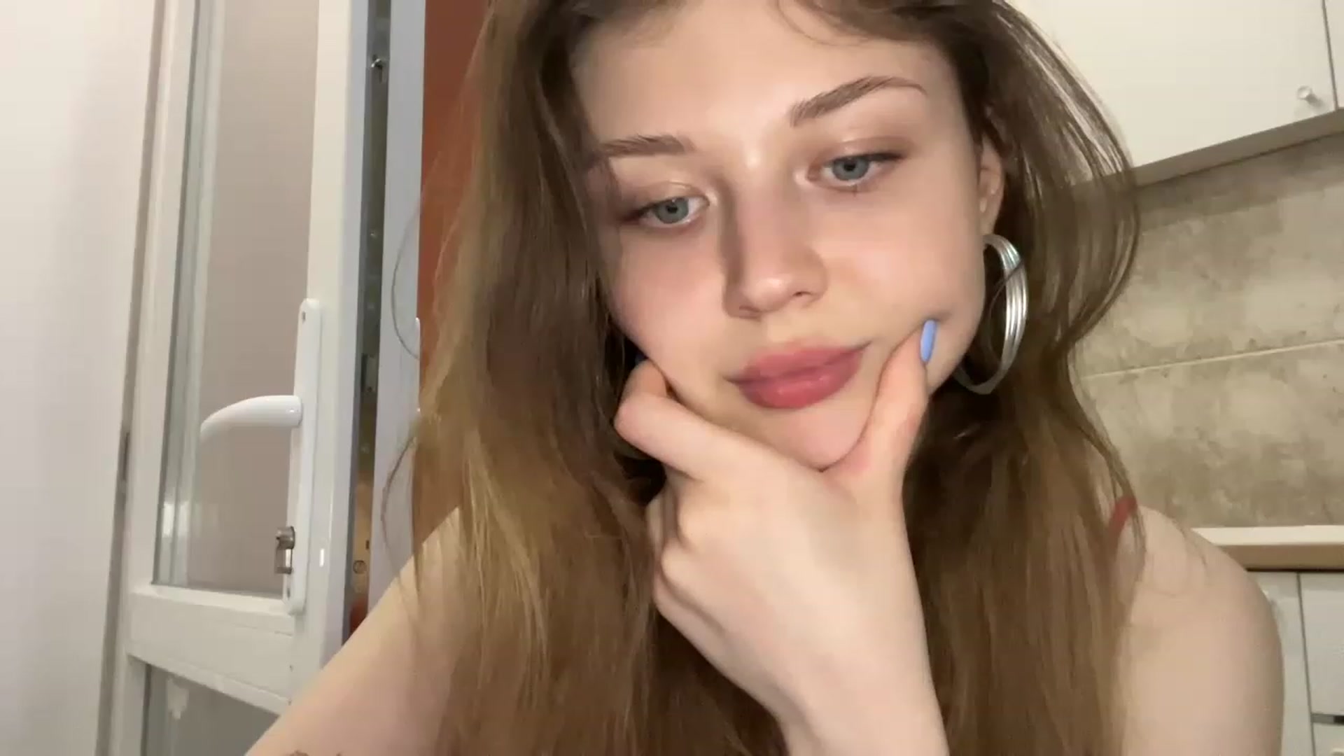 Gallery image thumbnail from Coconut_dream's myfreecams stream on, 06/01/2023, 19:14 image 8 of 20