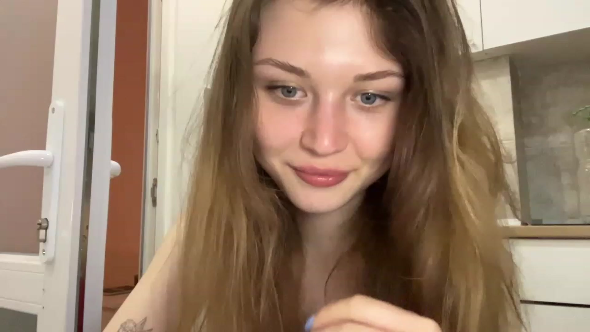 Gallery image thumbnail from Coconut_dream's myfreecams stream on, 06/01/2023, 19:31 image 3 of 20