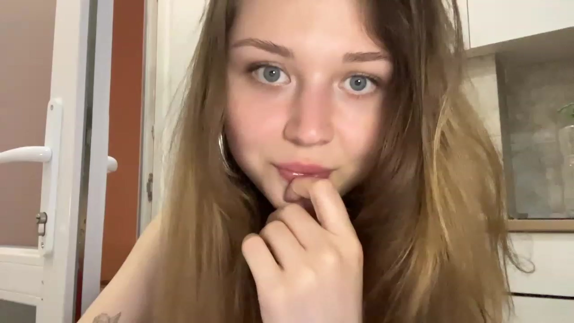 Gallery image thumbnail from Coconut_dream's myfreecams stream on, 06/01/2023, 19:31 image 4 of 20