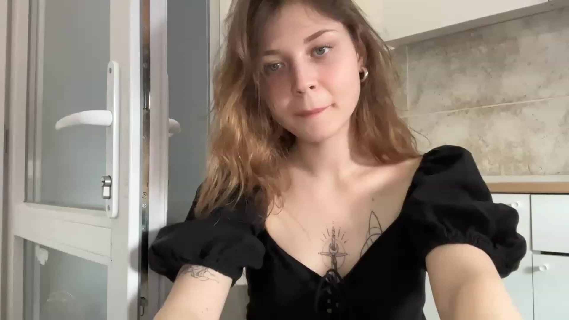 Gallery image thumbnail from Coconut_dream's myfreecams stream on, 06/02/2023, 16:12 image 3 of 20