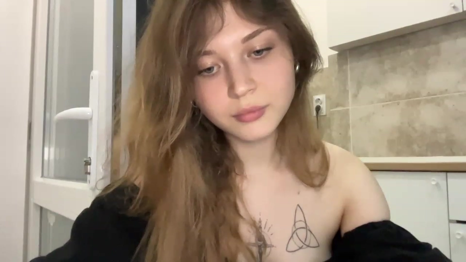 Gallery image thumbnail from Coconut_dream's myfreecams stream on, 06/02/2023, 17:12 image 18 of 20