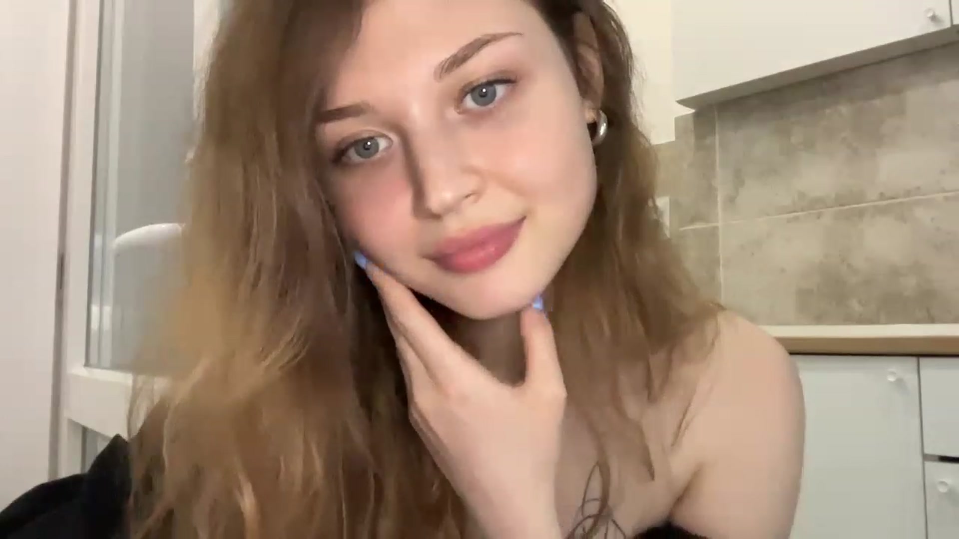 Gallery image thumbnail from Coconut_dream's myfreecams stream on, 06/02/2023, 17:12 image 15 of 20