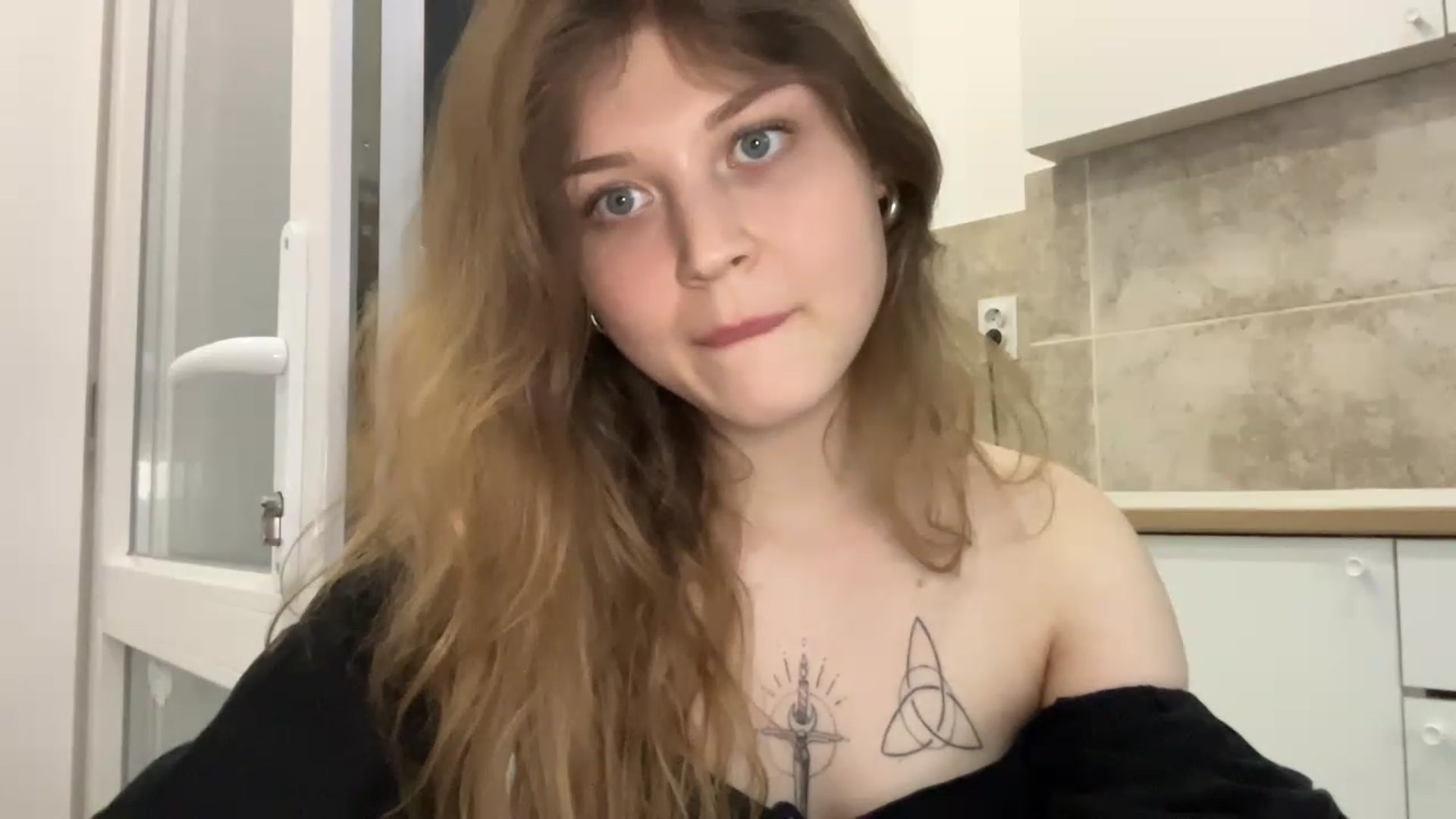Gallery image thumbnail from Coconut_dream's myfreecams stream on, 06/02/2023, 17:12 image 13 of 20