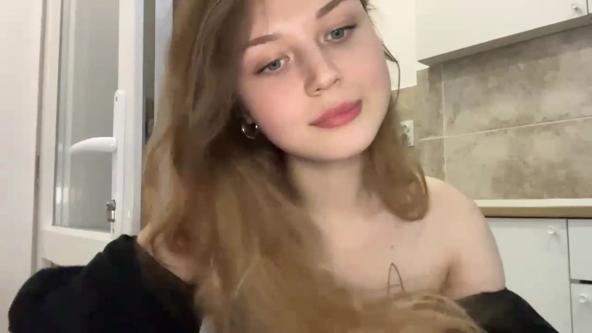 Gallery image thumbnail from Coconut_dream's myfreecams stream on, 06/02/2023, 17:12 image 17 of 20