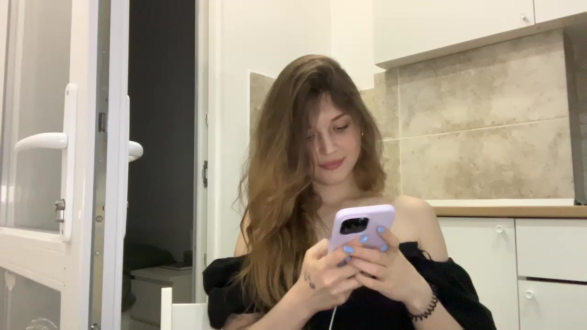 Gallery image thumbnail from Coconut_dream's myfreecams stream on, 06/02/2023, 18:00 image 6 of 20