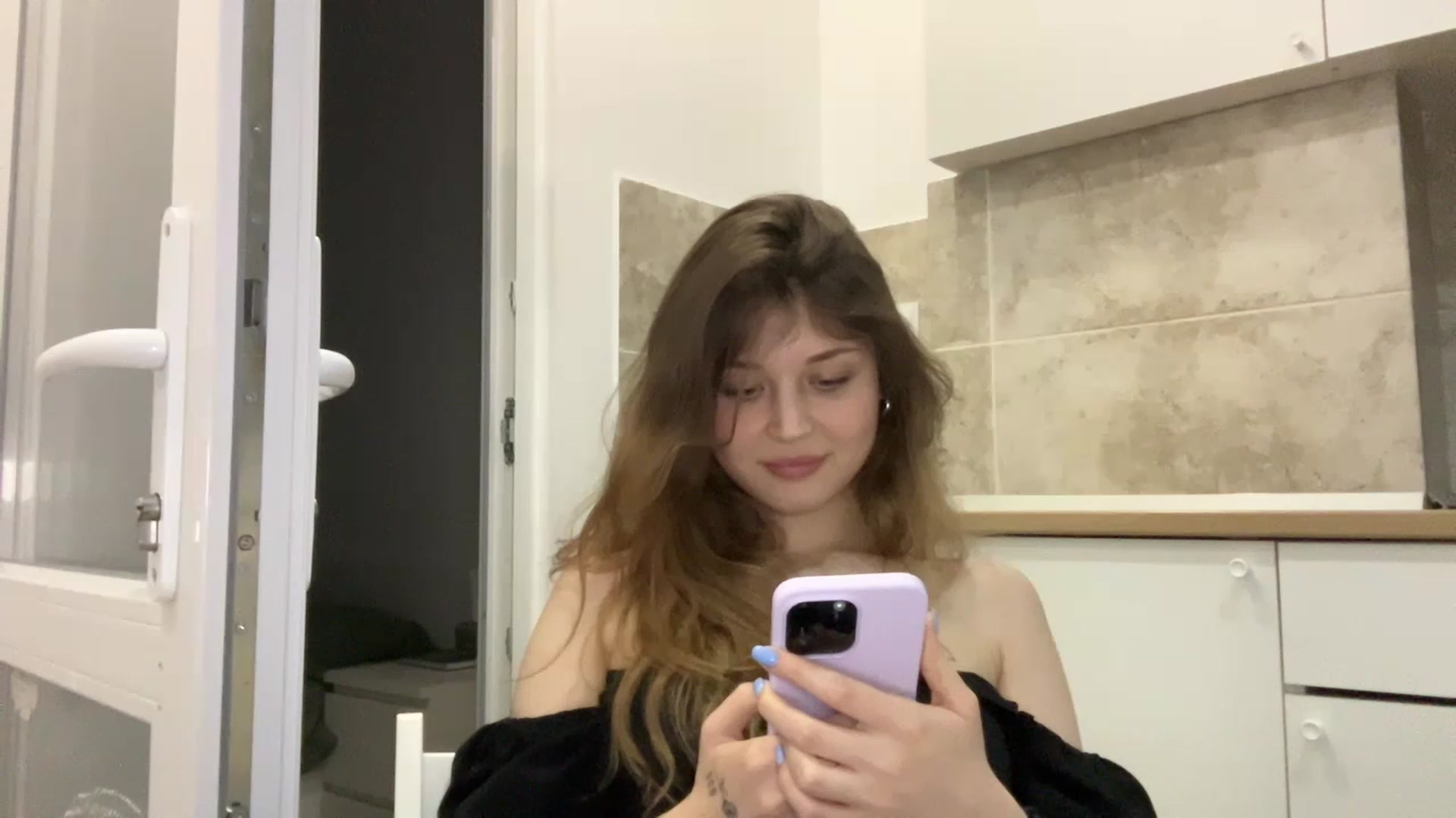 Gallery image thumbnail from Coconut_dream's myfreecams stream on, 06/02/2023, 18:00 image 14 of 20