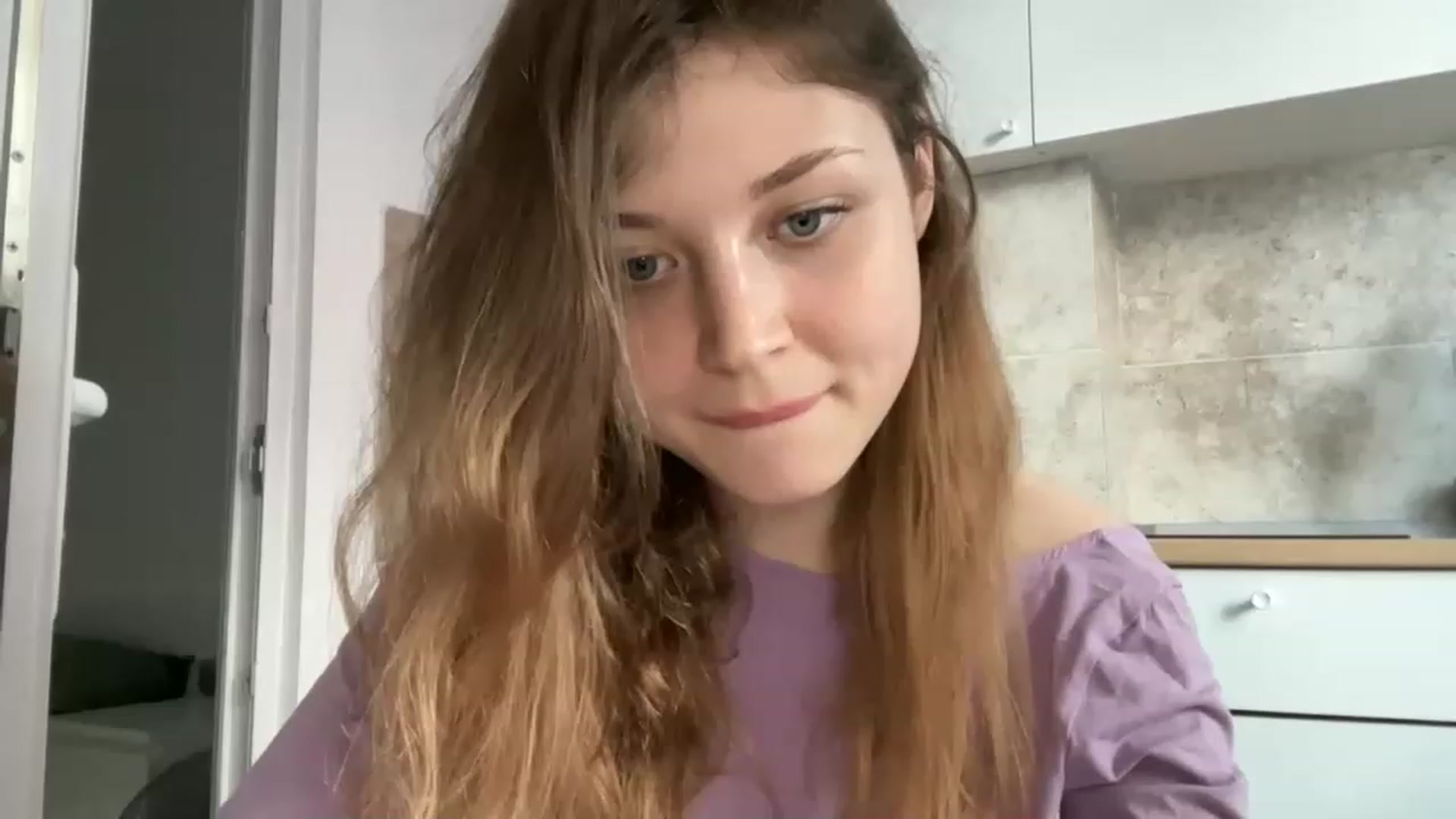 Gallery image thumbnail from Coconut_dream's myfreecams stream on, 06/03/2023, 15:17 image 16 of 20