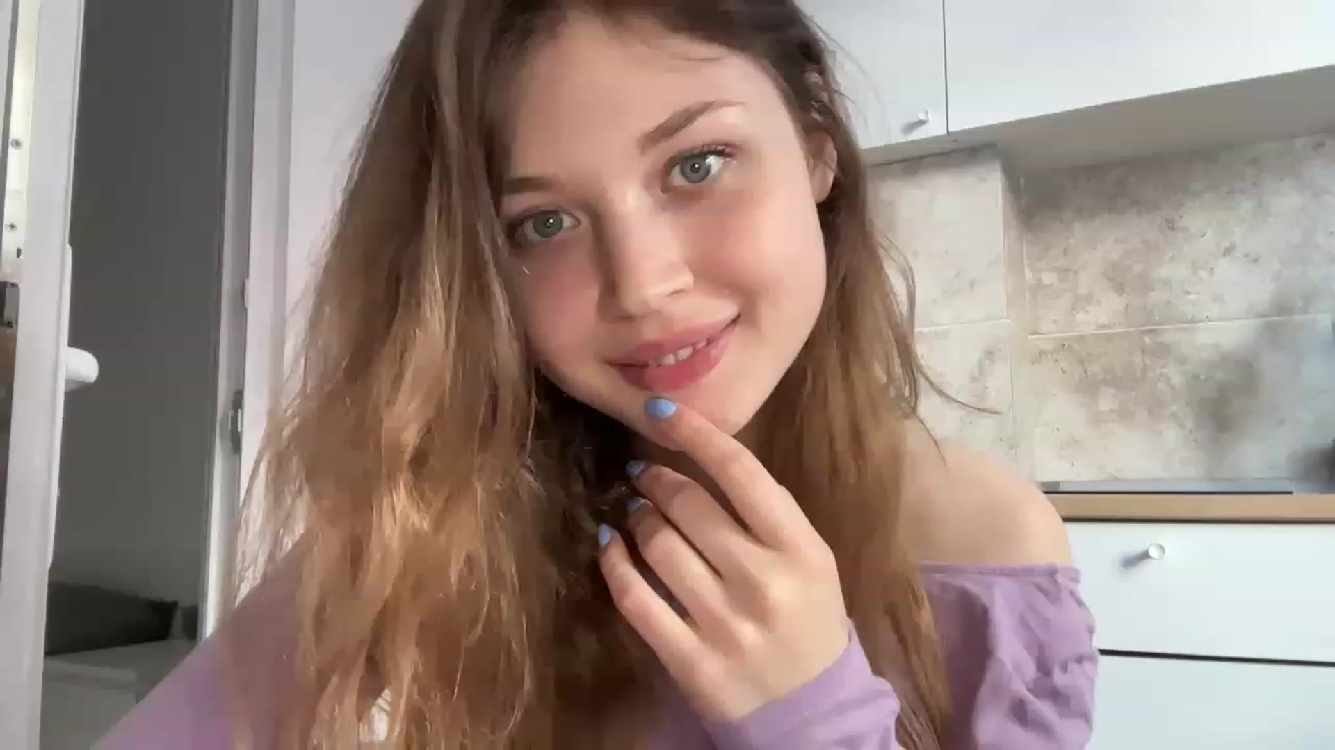 Gallery image thumbnail from Coconut_dream's myfreecams stream on, 06/03/2023, 16:41 image 1 of 20