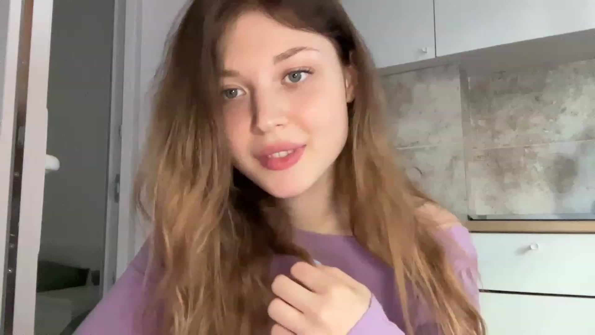 Gallery image thumbnail from Coconut_dream's myfreecams stream on, 06/03/2023, 16:41 image 11 of 20