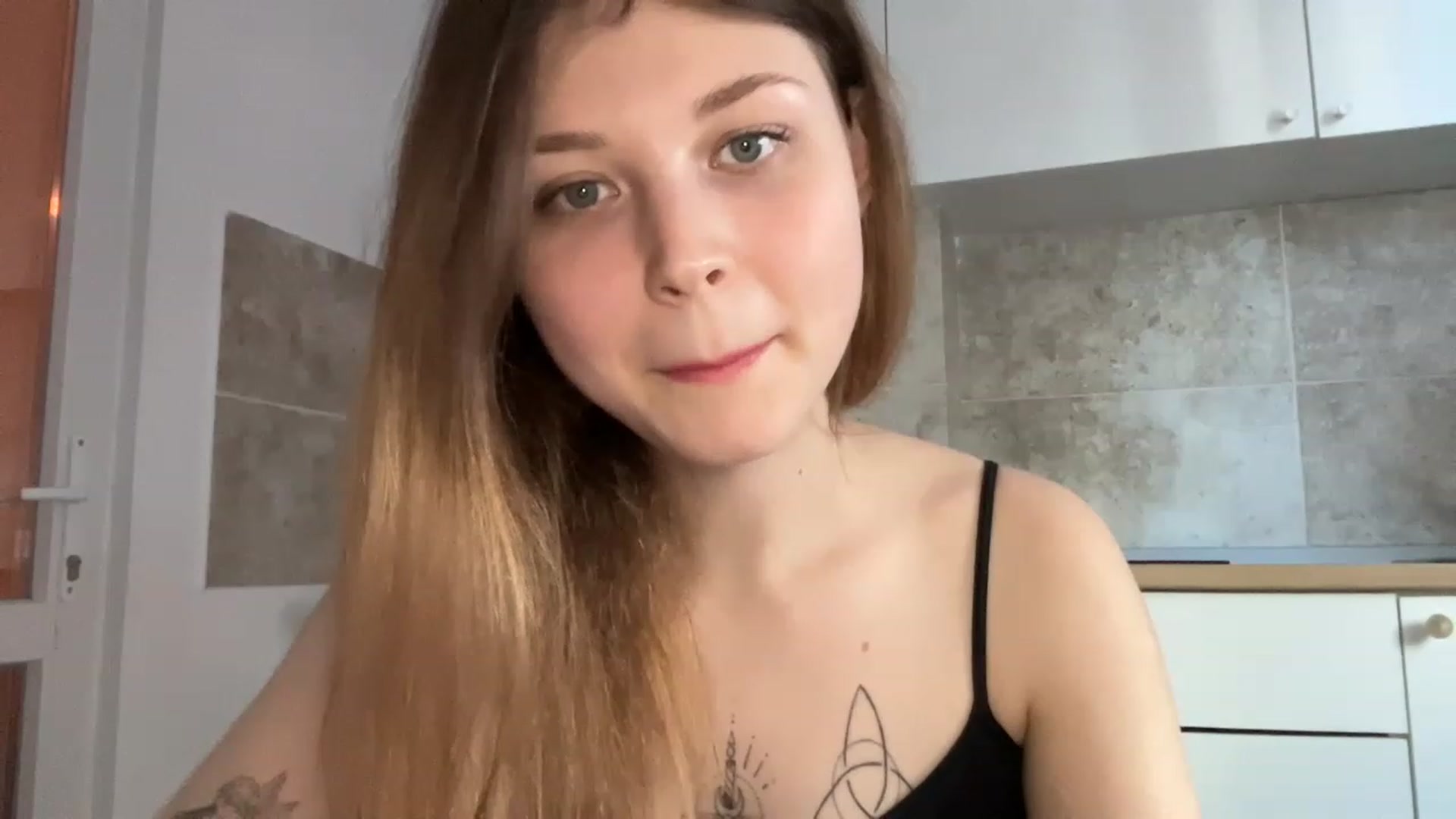 Gallery image thumbnail from Coconut_dream's myfreecams stream on, 06/04/2023, 15:39 image 4 of 20