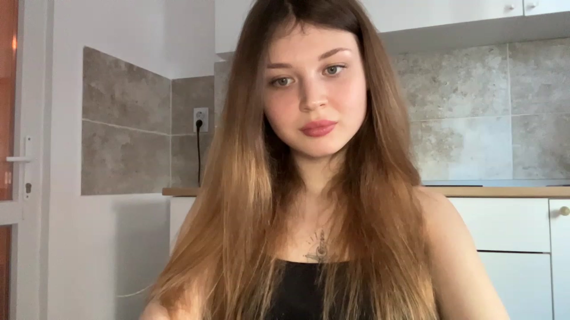 Gallery image thumbnail from Coconut_dream's myfreecams stream on, 06/04/2023, 15:39 image 5 of 20