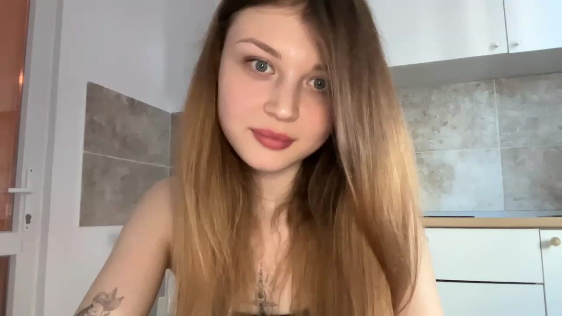 Gallery image thumbnail from Coconut_dream's myfreecams stream on, 06/04/2023, 15:39 image 3 of 20