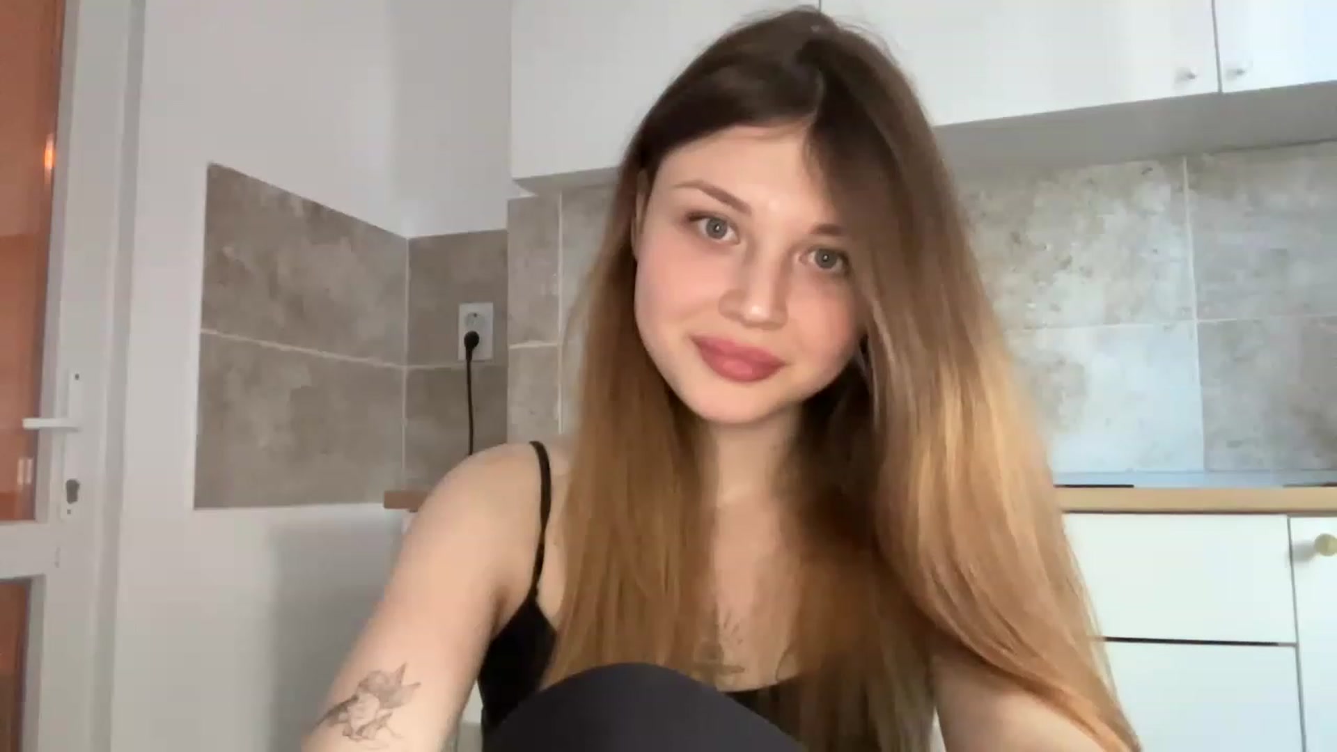 Gallery image thumbnail from Coconut_dream's myfreecams stream on, 06/04/2023, 15:39 image 20 of 20