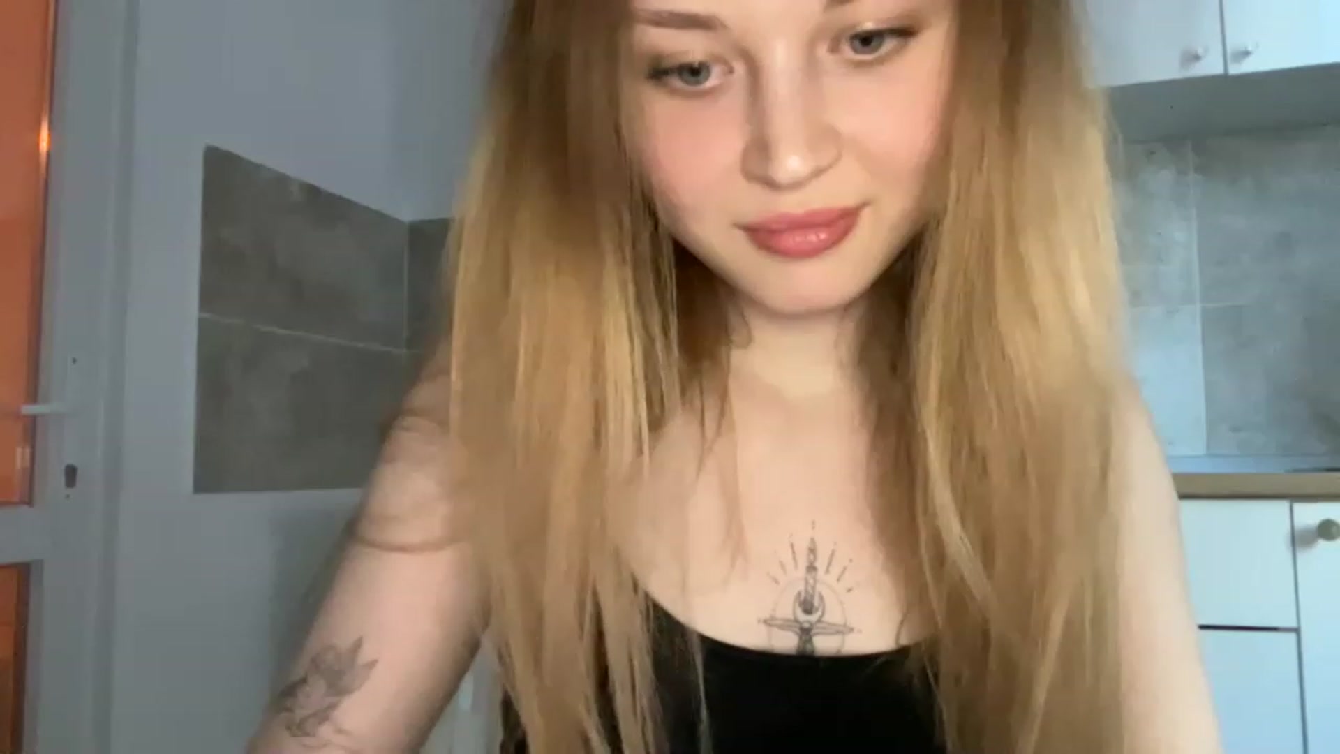 Gallery image thumbnail from Coconut_dream's myfreecams stream on, 06/04/2023, 18:17 image 4 of 20