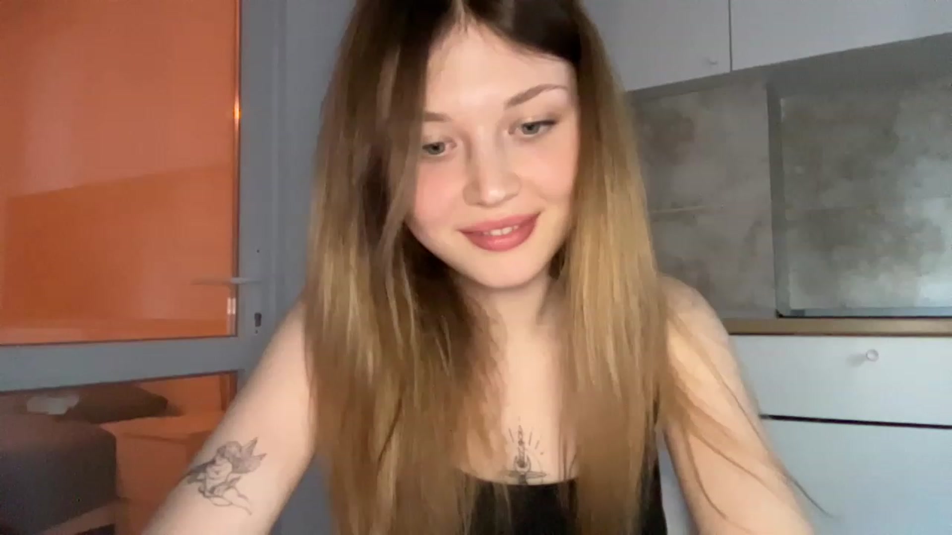 Gallery image thumbnail from Coconut_dream's myfreecams stream on, 06/04/2023, 18:17 image 10 of 20