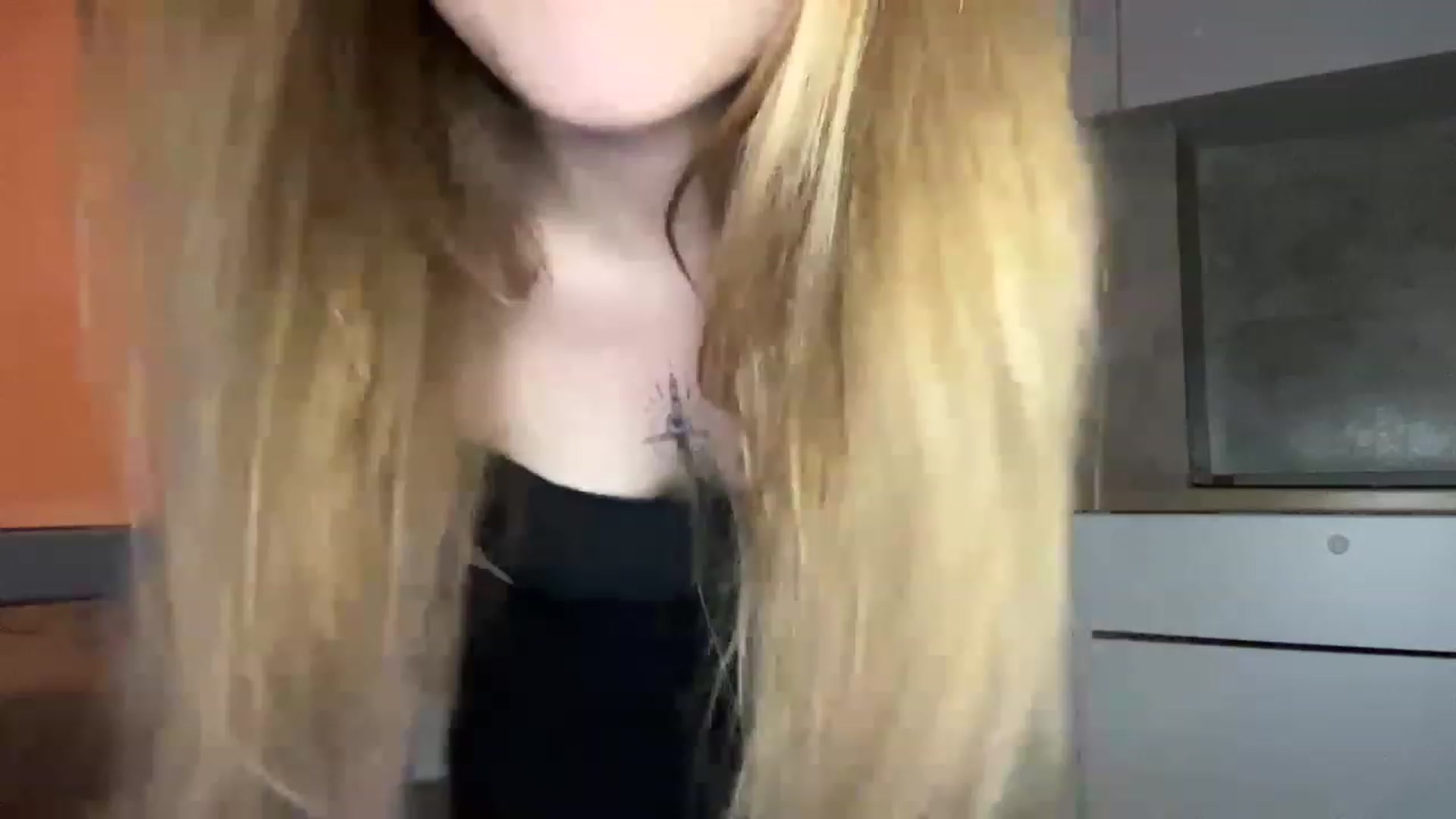 Gallery image thumbnail from Coconut_dream's myfreecams stream on, 06/04/2023, 18:17 image 19 of 20