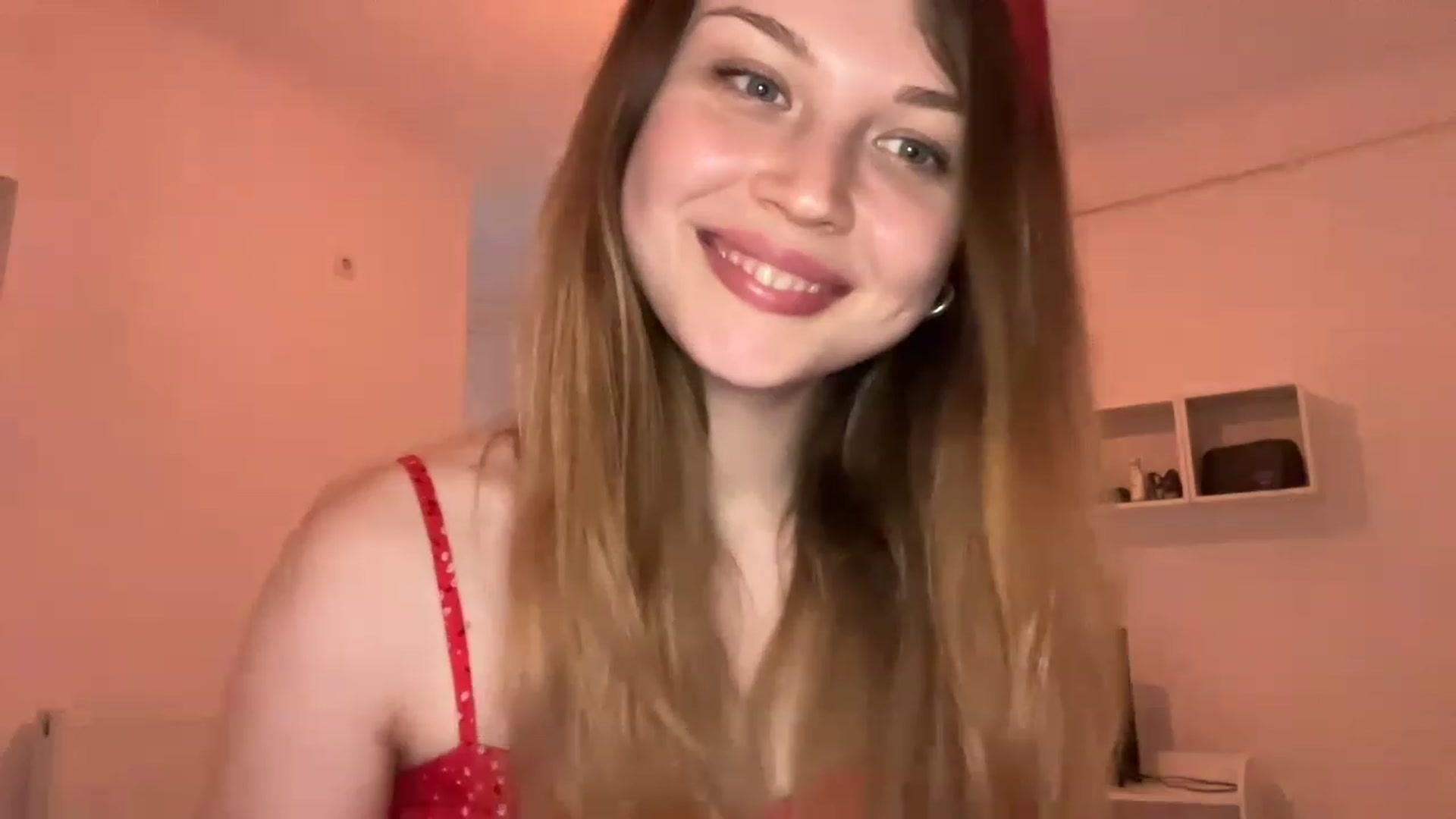 Gallery image thumbnail from Coconut_dream's myfreecams stream on, 06/09/2023, 16:05 image 8 of 20