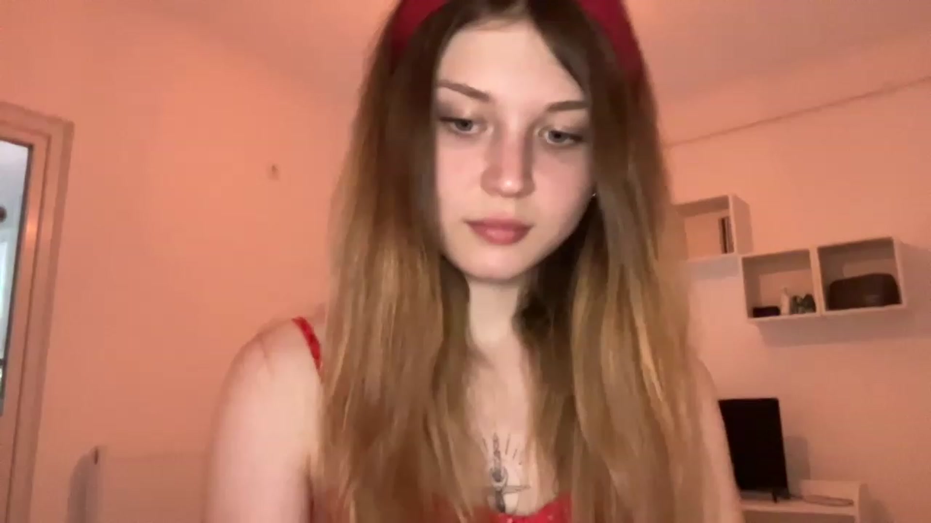 Gallery image thumbnail from Coconut_dream's myfreecams stream on, 06/09/2023, 16:05 image 4 of 20