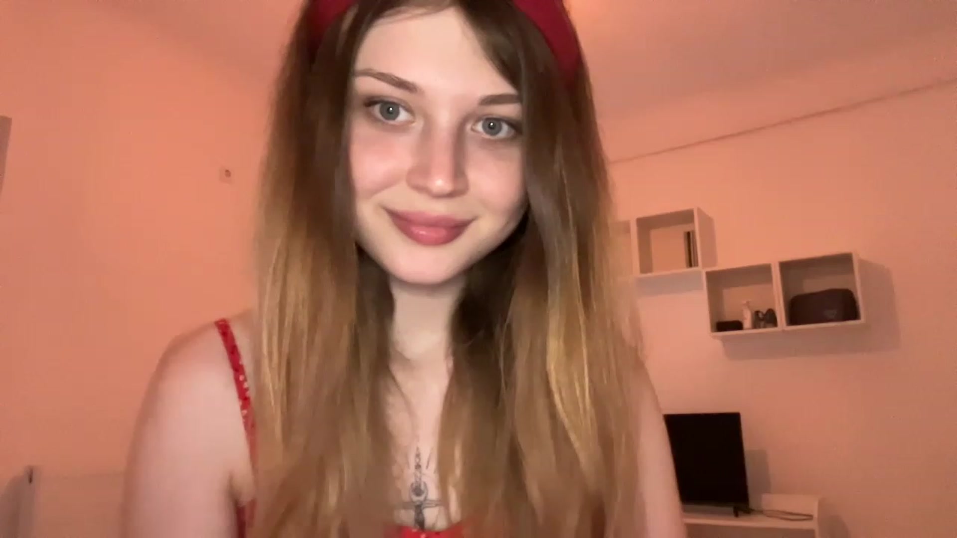 Gallery image thumbnail from Coconut_dream's myfreecams stream on, 06/09/2023, 16:05 image 7 of 20