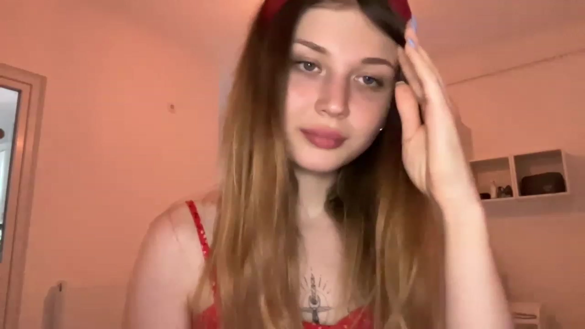 Gallery image thumbnail from Coconut_dream's myfreecams stream on, 06/09/2023, 16:05 image 3 of 20